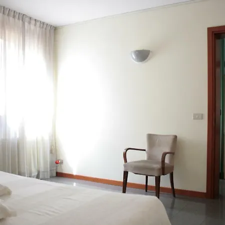 Melusina Bocca Di Piazza Historical Center Apartment