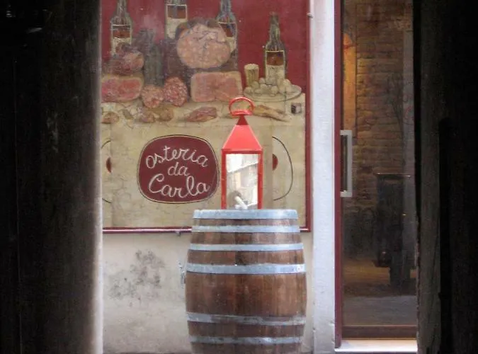 Melusina Bocca Di Piazza Historical Center *